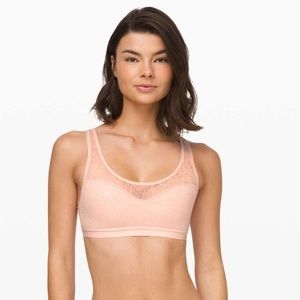 Lululemon shadow mesh leaf bra medium in pink